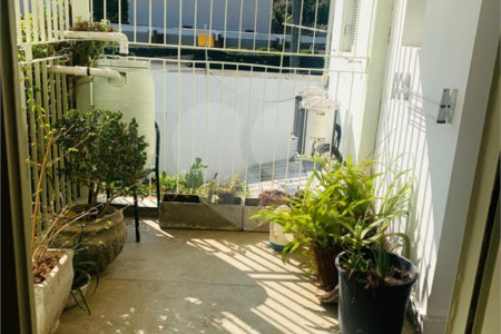 Casa de Vila à venda com 4 quartos, sendo 2 suítes, em Alto da Boa Vista, São Paulo, SP