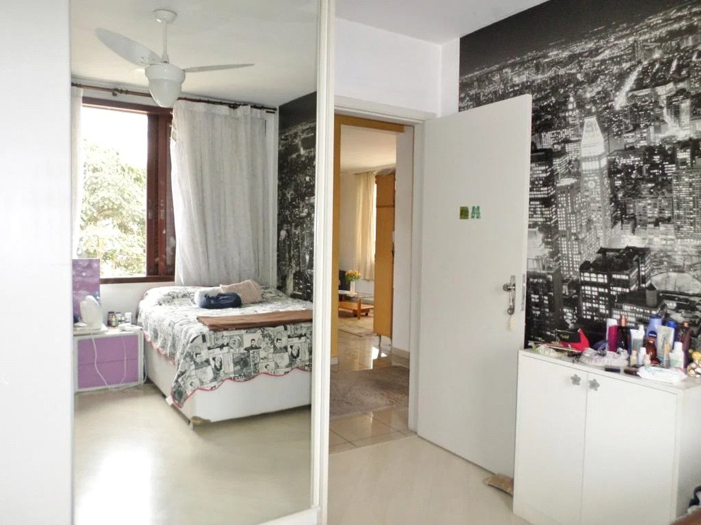 Casa à venda com 4 quartos, sendo 2 suítes, em Jardim Leonor, São Paulo, SP