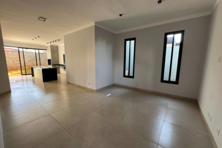 Casa à venda com 3 quartos, sendo 1 suíte,  em Residencial Costa Leste, Três Lagoas, MS
