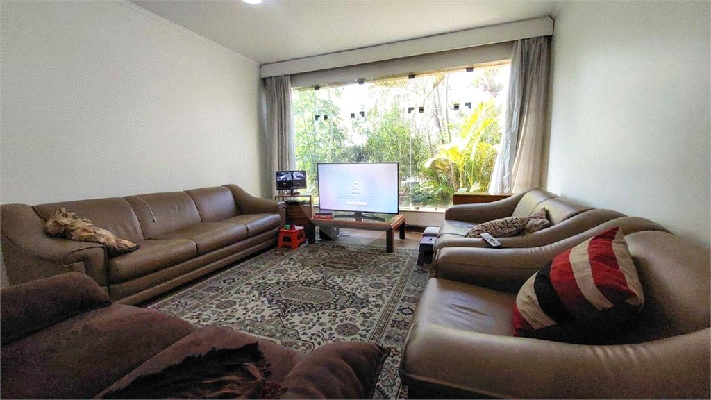 Casa à venda com 6 quartos, sendo 3 suítes, em Jardim Brasil (zona Sul), São Paulo, SP