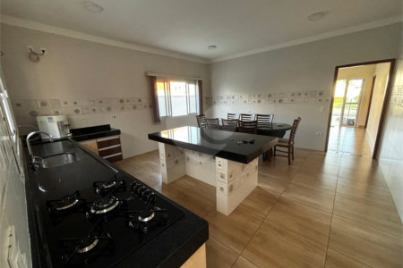 Casa à venda com 2 quartos, sendo 1 suíte, no condomínio Residencial Lagos D Icarai, Salto - SP