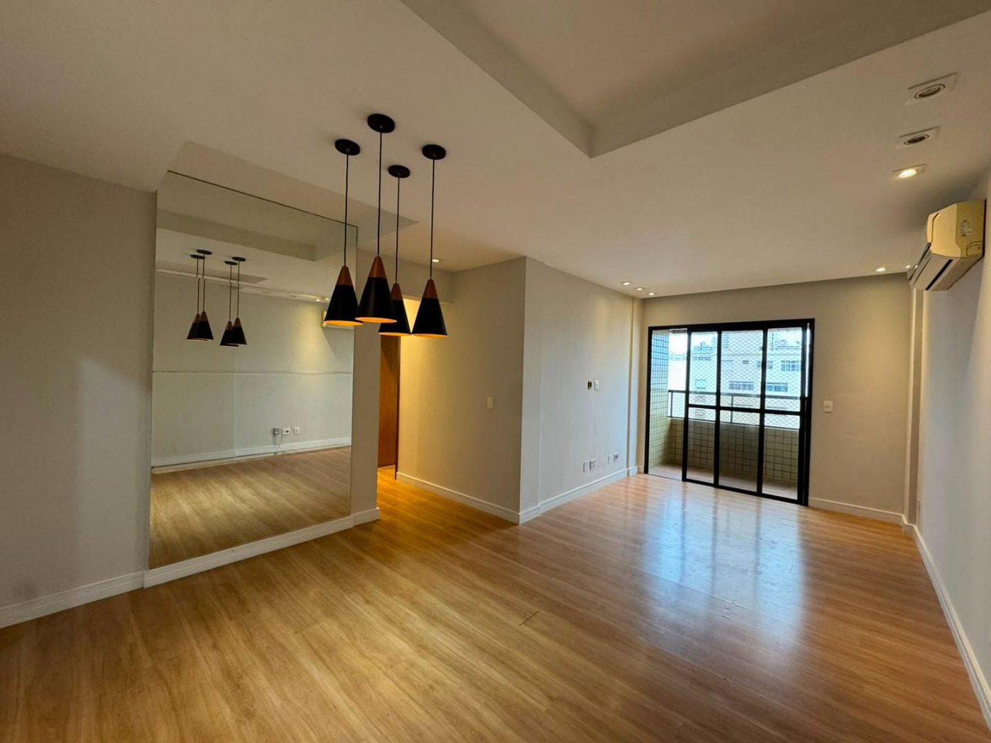 Apartamento com 3 dormitórios à venda, 103 m² por R$ 765.000,00 - Embaré - Santos/SP