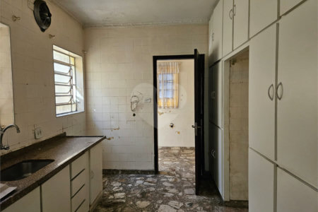 Casa à venda com 3 quartos, sendo 1 suíte,  em Água Branca, São Paulo, SP