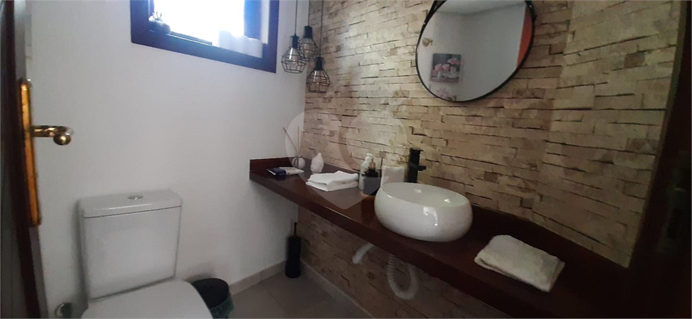 Sobrado à venda com 5 quartos, sendo 3 suítes, em Serra da Cantareira, Mairiporã, SP