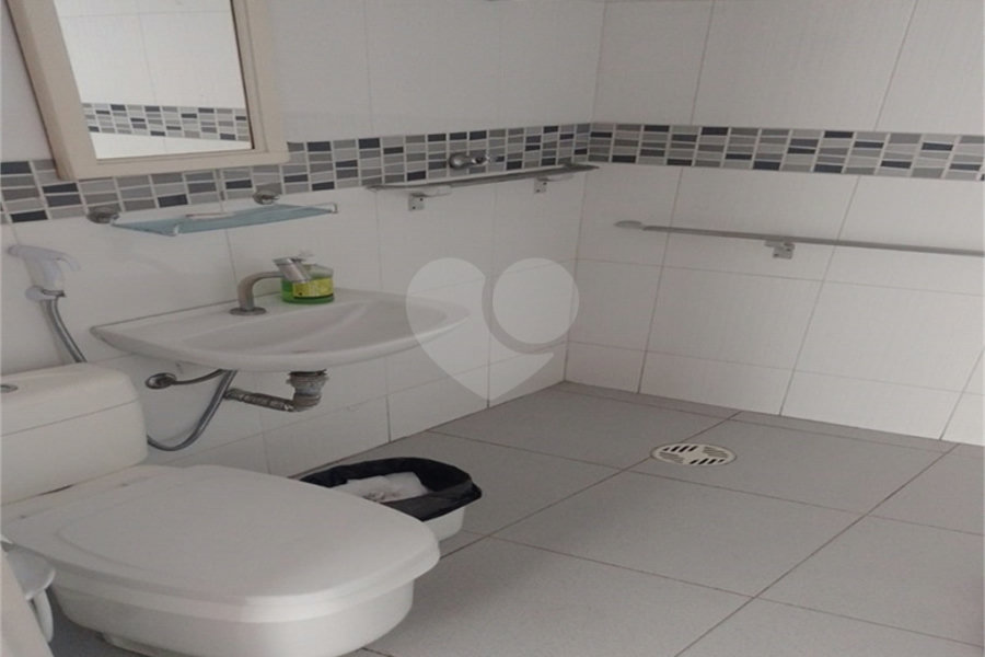 Sobrado à venda com 4 quartos em Vila Guilherme, São Paulo, SP