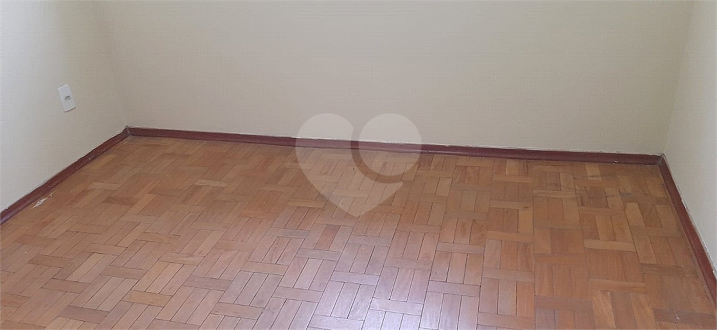 Casa espaçosa com 3 quartos e suíte em excelente bairro residencial!