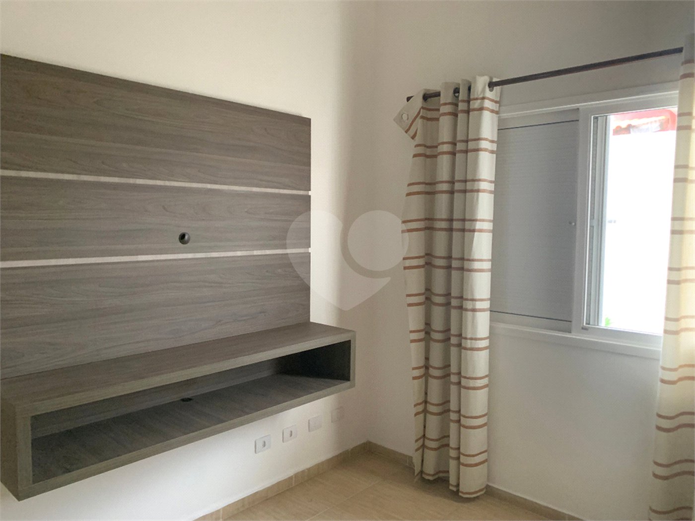Casa à venda com 3 quartos, sendo 1 suíte, no condomínio Marf Iii- Fase III, Bom Jesus dos Perdões - SP