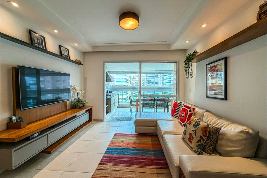 Apartamento à venda com 3 quartos, sendo 1 suíte, em Riviera de São Lourenço, Bertioga, SP