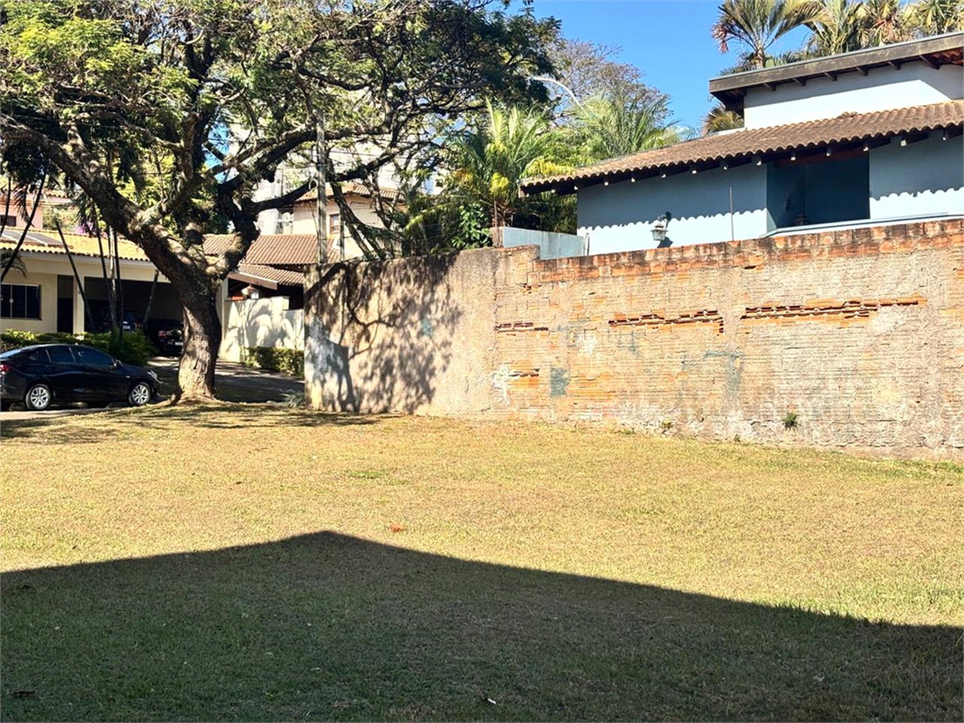 Terreno no Parque Sabará próximo a portaria