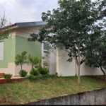 Casa Térrea no Condomínio Moradas II.