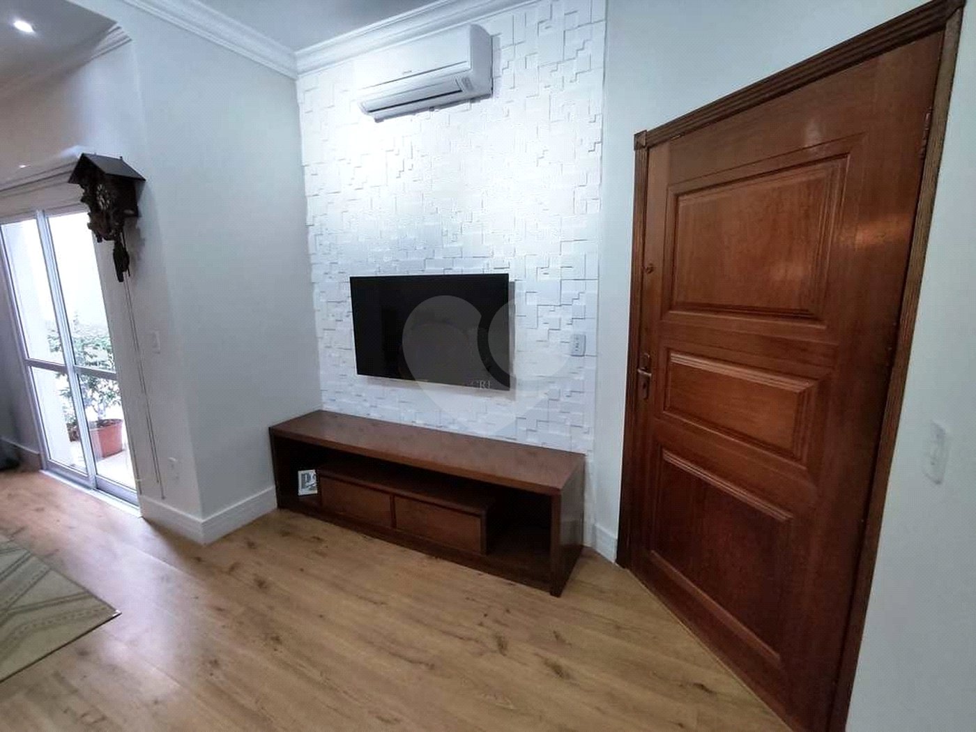 Sobrado à venda com 3 quartos, sendo 1 suíte,  em Residencial Colinas, Mogi das Cruzes, SP