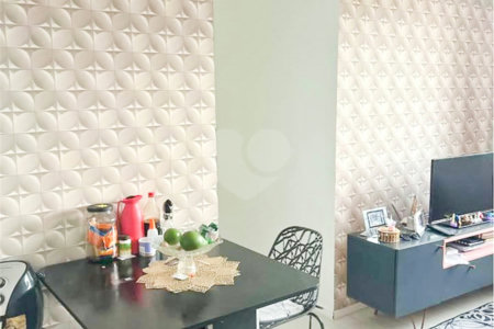Apartamento à venda com 2 quartos em Vila Zat, São Paulo, SP