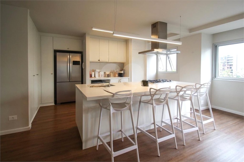 Apartamento à venda com 2 quartos, sendo 1 suíte,  em Vila Olímpia, São Paulo, SP