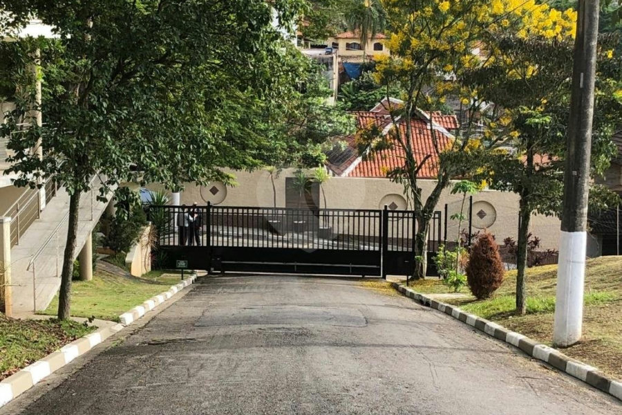 Terreno à venda em Horto, São Paulo, SP