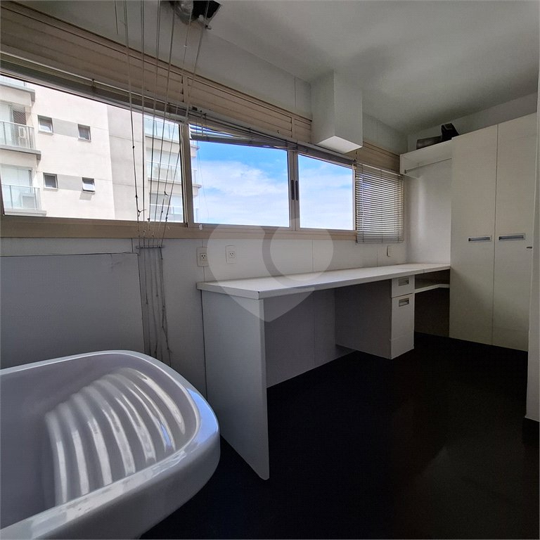 Apartamento à venda com 2 suítes em Pinheiros, São Paulo, SP