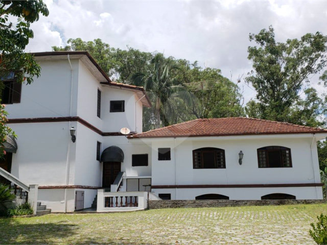 Casa à venda com 4 quartos, sendo 2 suítes,  em Horto, São Paulo, SP