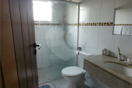 Chácara à venda com 4 quartos, sendo 1 suíte, em Vila Santa Helena, Atibaia, SP