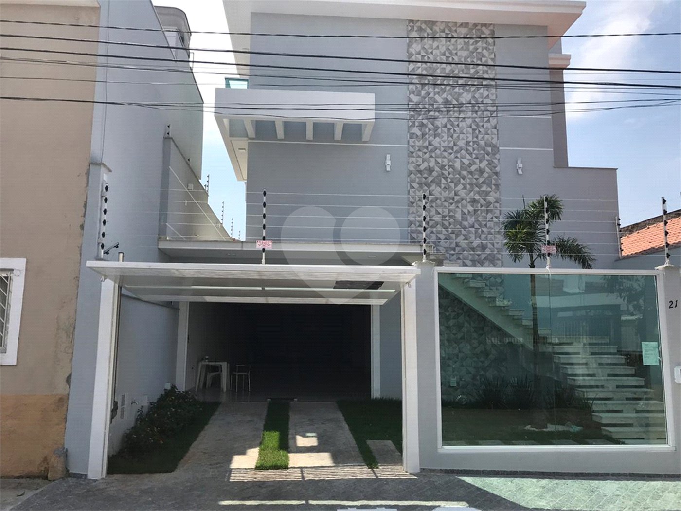 Casa à venda com 3 quartos, sendo 1 suíte, no condomínio Parque Vitória, São Paulo - SP