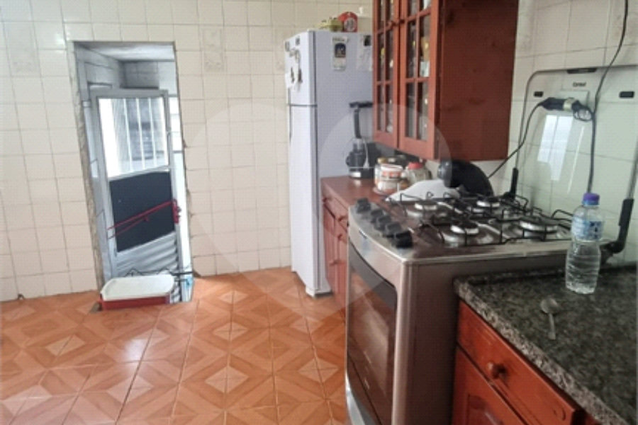 Sobrado à venda com 2 quartos, sendo 1 suíte, em Tremembé, São Paulo, SP