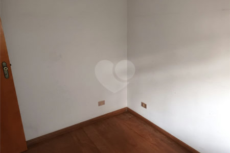 Casa à venda com 4 quartos, sendo 3 suítes, no condomínio Arujá 5, Arujá - SP