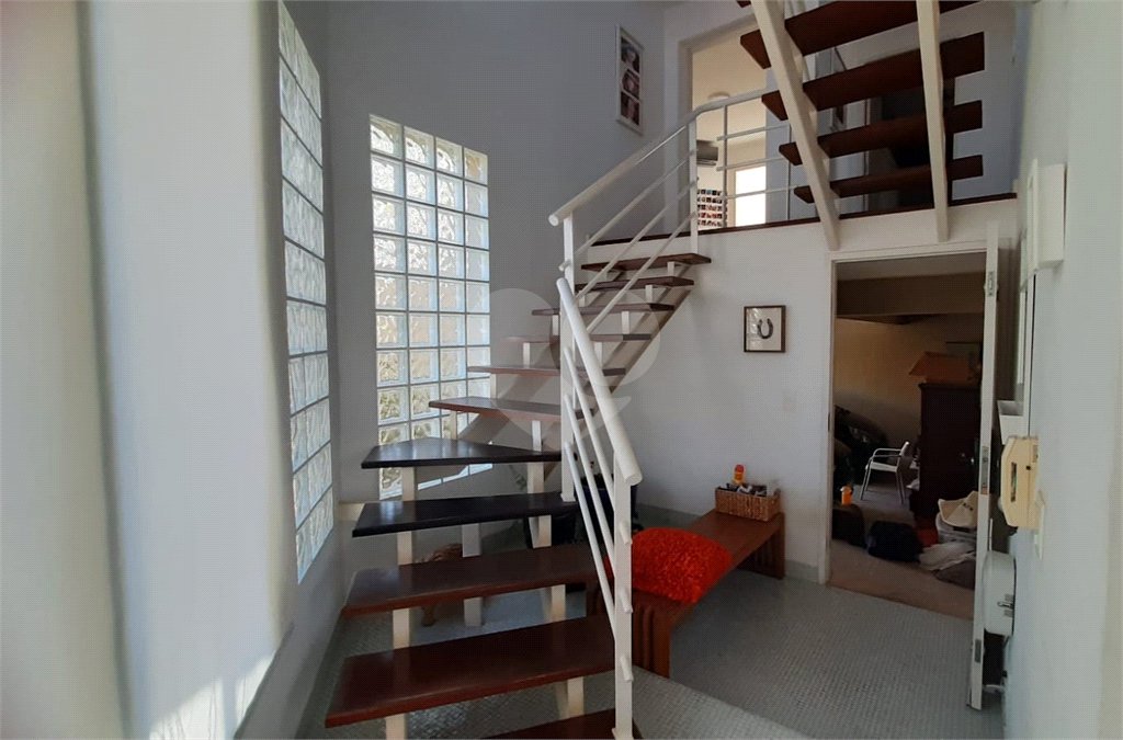 Casa à venda ou para alugar com 4 quartos, sendo 2 suítes, em City América, São Paulo, SP