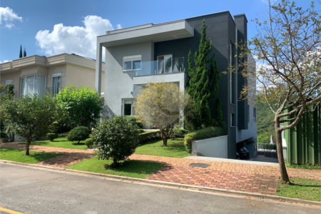 Casa à venda ou para alugar com 4 suítes no condomínio Residencial Gênesis 1, Santana de Parnaíba - SP