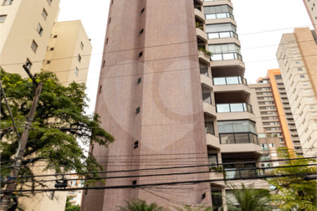 Cobertura à venda com 3 quartos, sendo 2 suítes, em Vila Olímpia, São Paulo, SP