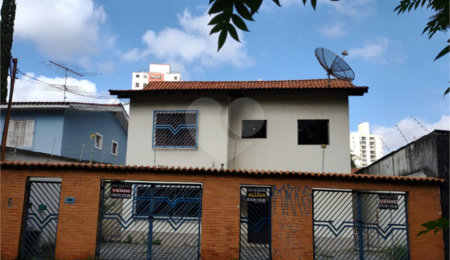 Sobrado à venda com 3 suítes em Jardim Vazani, São Paulo, SP