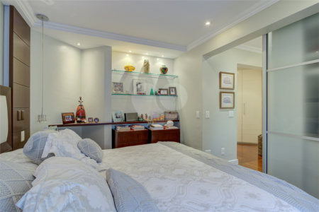 Cobertura à venda com 4 quartos, sendo 3 suítes, em Chácara Santo Antônio, São Paulo, SP