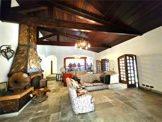Casa Térrea à venda com 5 quartos, sendo 3 suítes,  em Granja Julieta, São Paulo, SP