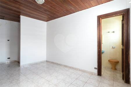 Casa à venda com 4 quartos, sendo 3 suítes, em Vila Mariana, São Paulo, SP