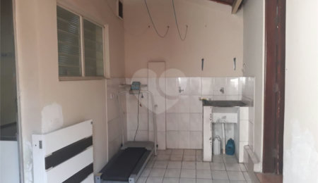 Casa à venda com 4 quartos, sendo 1 suíte,  no Centro, São Roque, SP