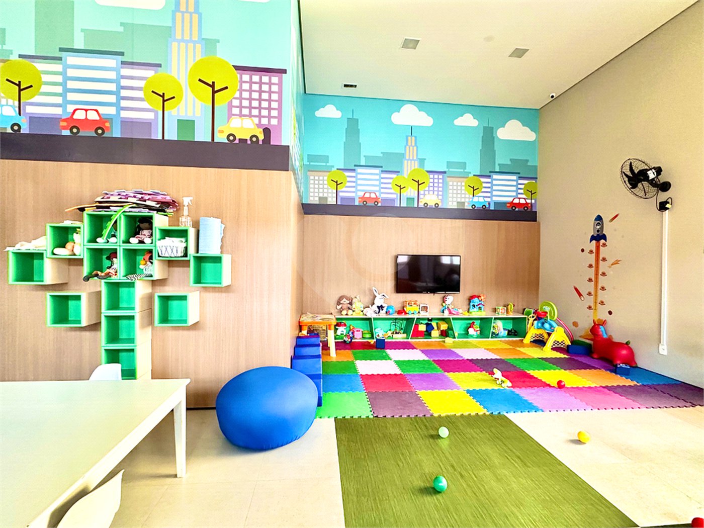 Apartamento à venda com 2 quartos, sendo 1 suíte,  em Cerqueira César, São Paulo, SP