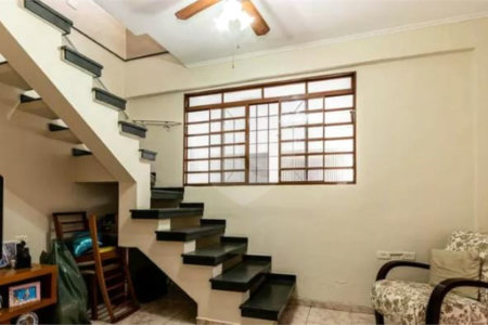 Sobrado à venda com 4 quartos, sendo 1 suíte,  em Vila Dalila, São Paulo, SP