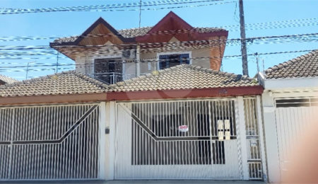 Casa à venda com 4 quartos, sendo 1 suíte,  em Jardim das Indústrias, São José dos Campos, SP