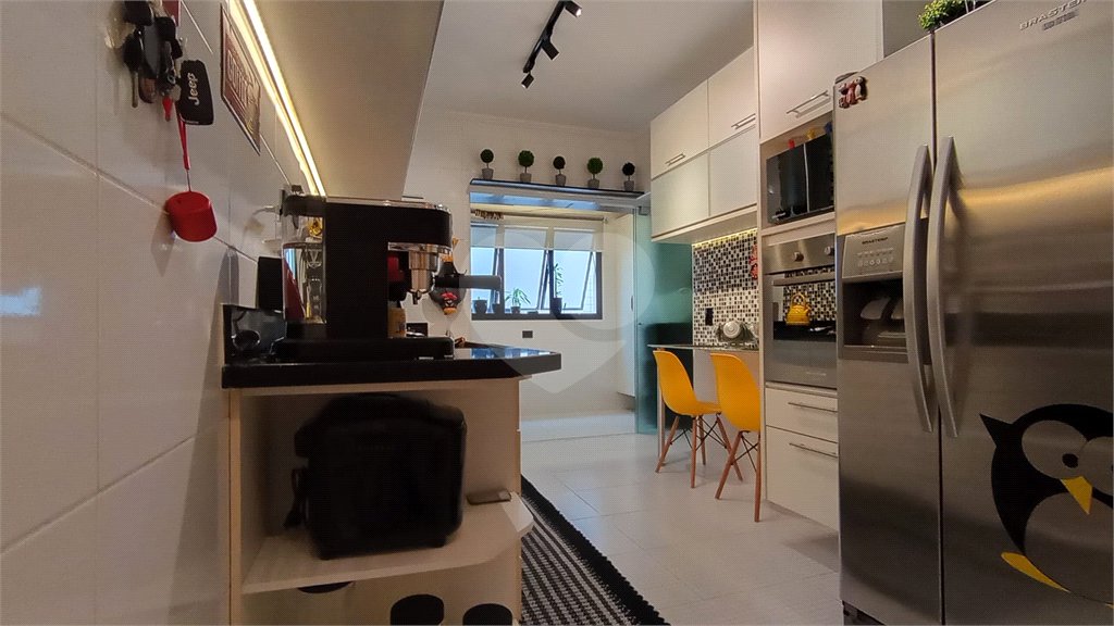 Apartamento à venda com 2 quartos, sendo 1 suíte, em Pitangueiras, Guarujá, SP