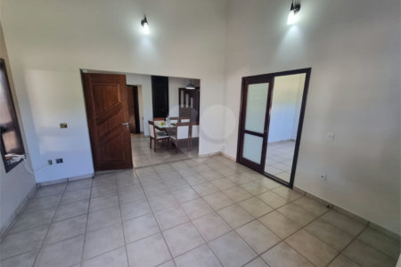 Casa à venda ou para alugar com 3 quartos, sendo 1 suíte, no condomínio Terras de Vinhedo, Vinhedo - SP