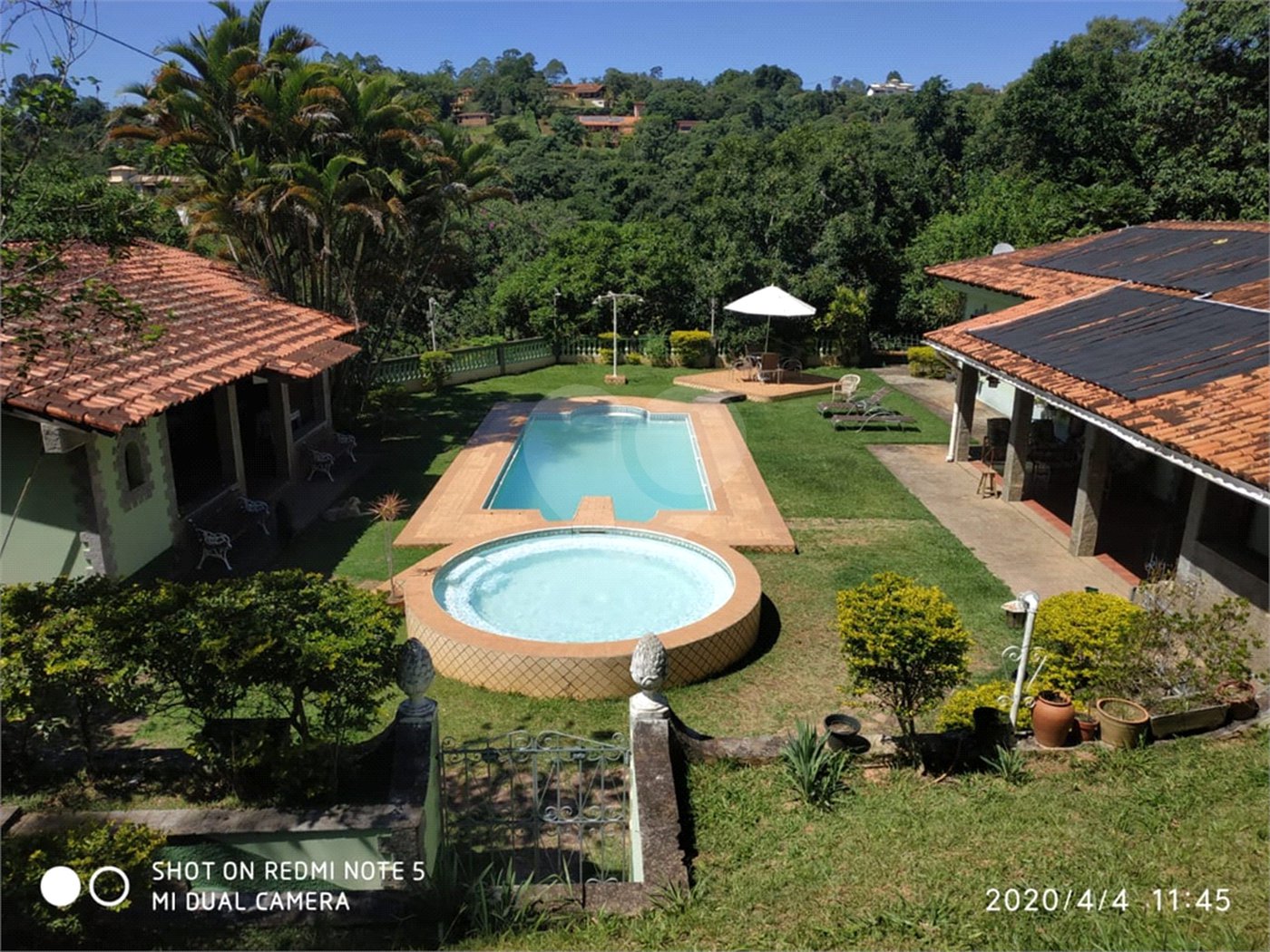 Casa à venda ou para alugar com 5 quartos, sendo 2 suítes, no condomínio Restinga Verde, São Roque - SP