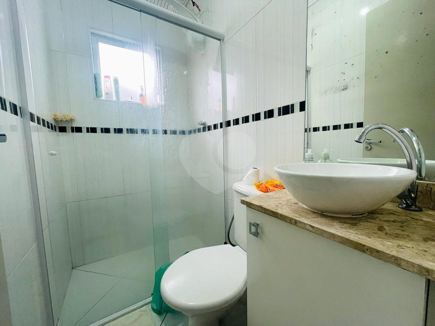 Casa à venda com 3 quartos, sendo 1 suíte,  no condomínio Rafaela I, São Paulo - SP