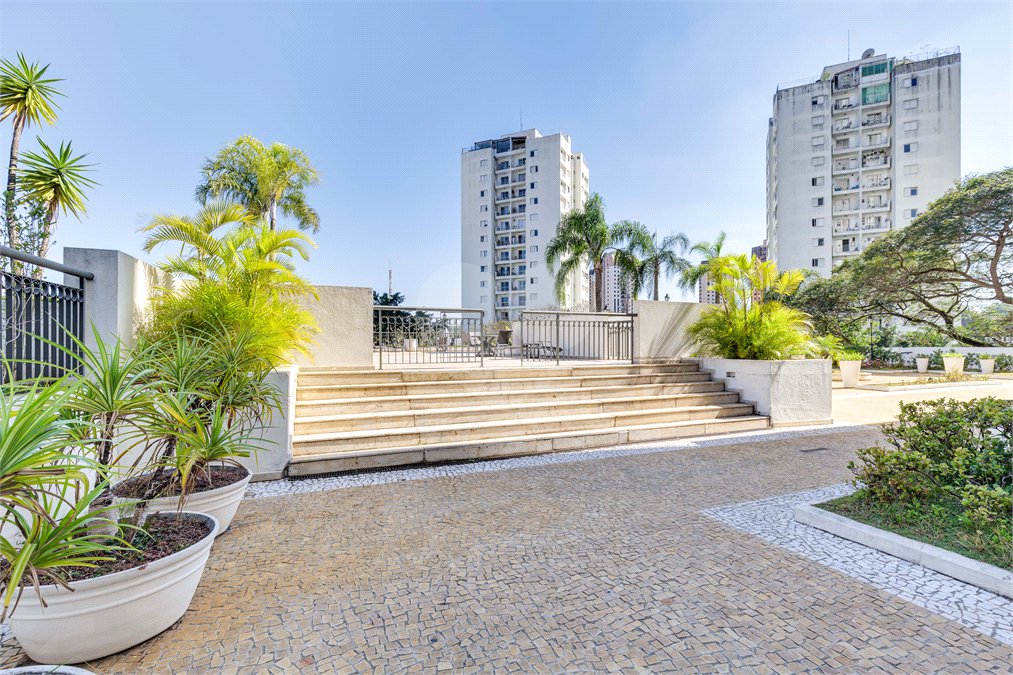 Apartamento à venda com 3 quartos, sendo 2 suítes,  em Jardim Marajoara, São Paulo, SP