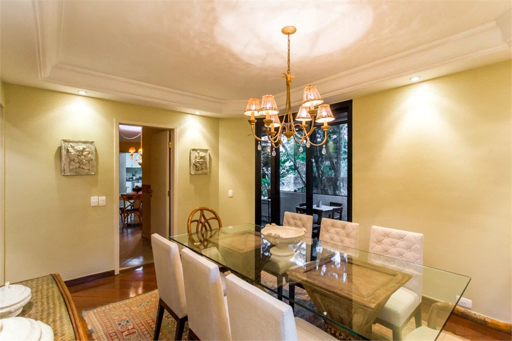 Apartamento à venda com 4 suítes em Real Parque, São Paulo, SP