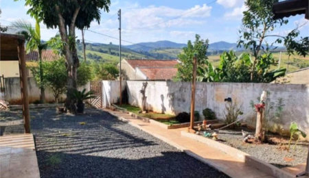 Casa à venda com 3 quartos, sendo 1 suíte,  no Centro, Ouro Fino, MG