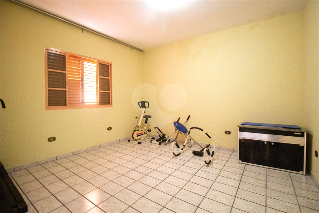 Sobrado à venda com 5 quartos, sendo 1 suíte,  em Jardim Villaça, São Roque, SP