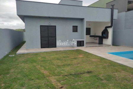 Casa térrea à venda com 3 quartos, sendo 1 suíte, em Loteamento Parque Residencial Serras de Atibaia II, Atibaia - SP