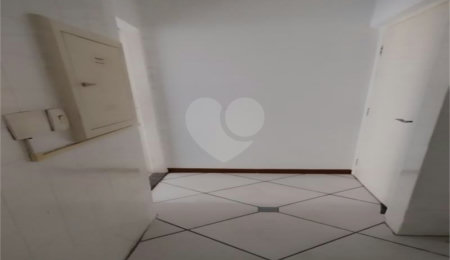Apartamento à venda com 2 quartos, sendo 1 suíte,  em Jardim Parque Morumbi, São Paulo, SP