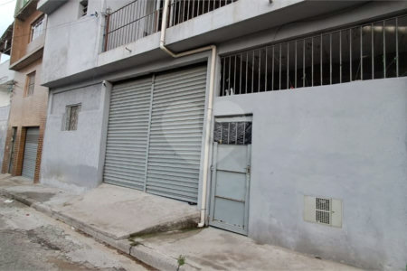 Sobrado à venda com 2 quartos, sendo 1 suíte, em Vila Zat, São Paulo, SP