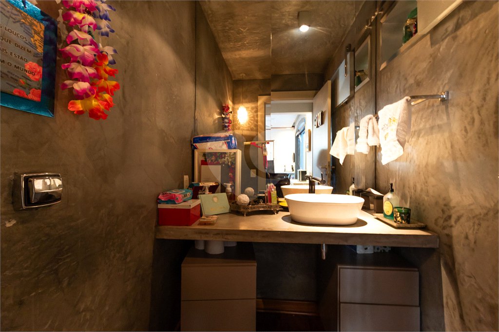 Casa à venda ou para alugar com 3 quartos, sendo 1 suíte, em Butantã, São Paulo, SP