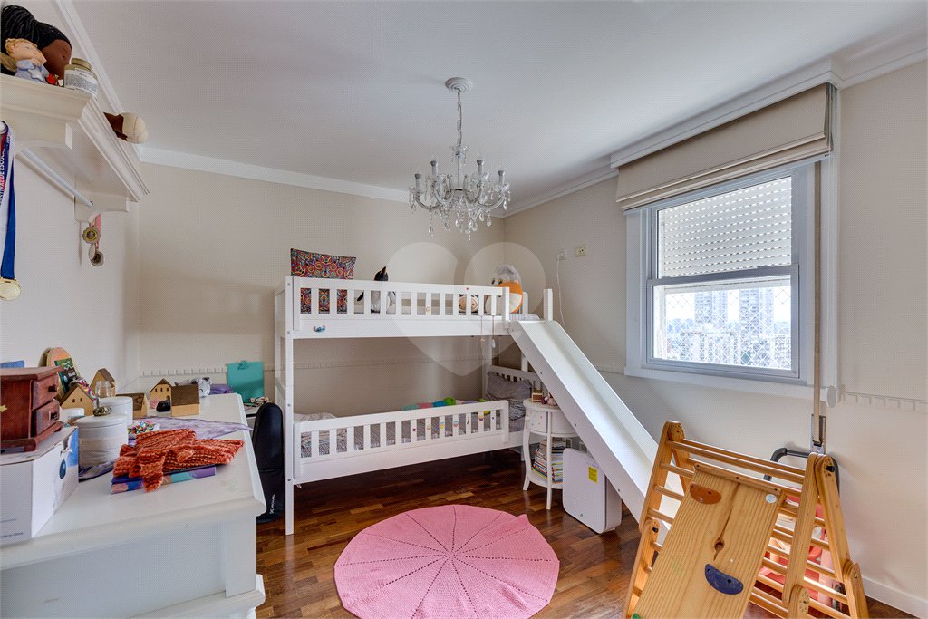 Apartamento à venda com 4 quartos, sendo 1 suíte, em Santo Amaro, São Paulo, SP