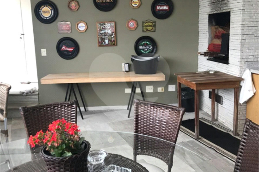 Casa à venda com 4 quartos, sendo 8 suítes, no condomínio Residencial Jd. Ibiratiba, São Paulo - SP
