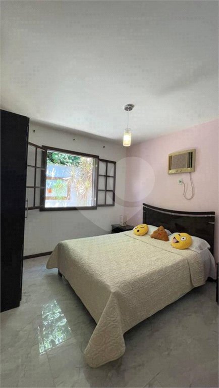 Casa à venda com 4 quartos, sendo 2 suítes, em Caravelas, Armação dos Búzios, RJ